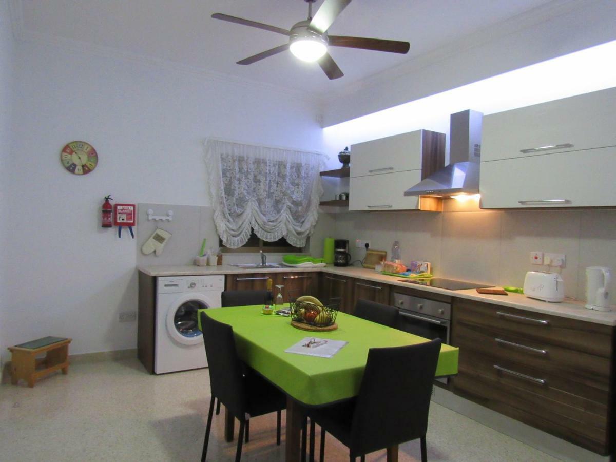 Central Studio Apartment Santa Vennera Extérieur photo